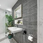 Apartment 2 Bed With Parking, Holgate Hideout