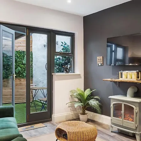 Modern York Apartment Walk To City Centre & Station Free Parking * York