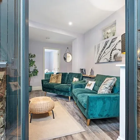 Modern York Apartment Walk To City Centre & Station Free Parking