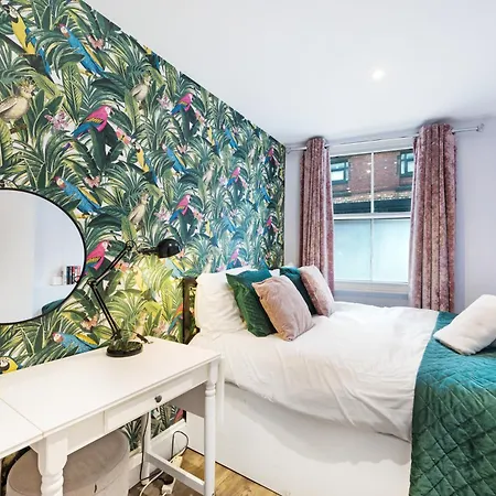 Modern York Apartment Walk To City Centre & Station Free Parking
