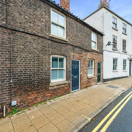 Modern York Apartment Walk To City Centre & Station Free Parking