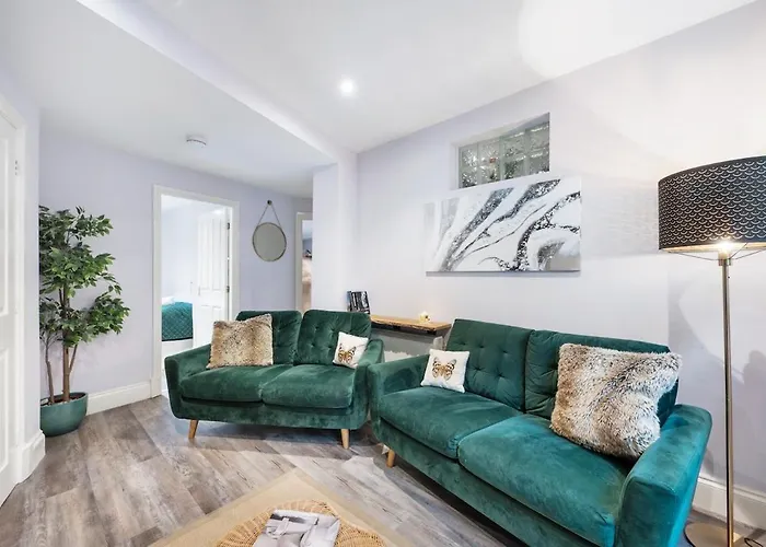 Glasswing The Holgate Hideout